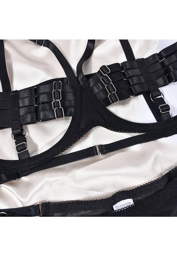 Intica - Komplet bielizny z wysokiej jakości materiałów w stylu harness Ettora. Kolor: czarny. Materiał: materiał. Wzór: geometria, aplikacja