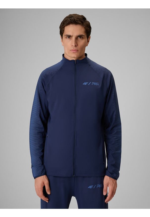 4f - 4F Bluza treningowa regular bez kaptura męska 4F x Robert Lewandowski - granatowa XL. Okazja: na co dzień. Typ kołnierza: bez kaptura. Kolor: niebieski. Materiał: materiał. Długość rękawa: raglanowy rękaw. Długość: długie. Sezon: lato. Styl: casual, klasyczny, sportowy