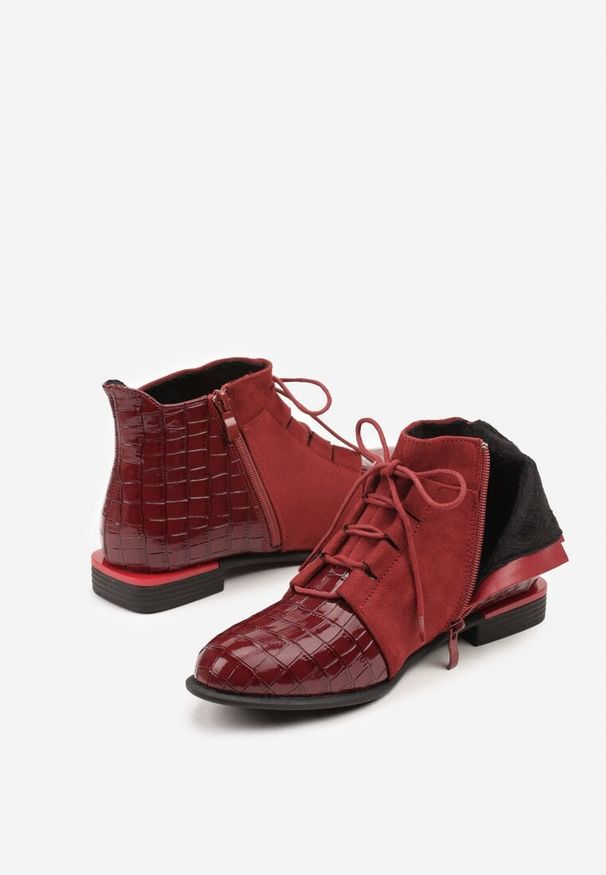 Born2be - Bordowe Lakierowane Botki Vices w Stylu Sztybletów z Tłoczeniem Ozvila. Okazja: na co dzień. Zapięcie: zamek. Kolor: czerwony. Materiał: lakier. Styl: casual, elegancki