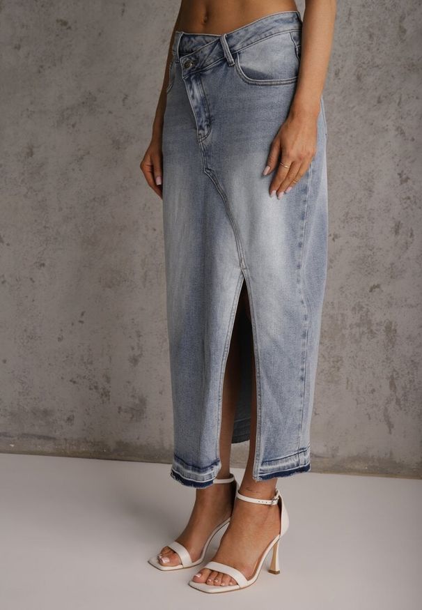 Renee - Niebieska Spódnica z Jeansu z Bawełną High Waist o Asymetrycznym Kroju Vikisla. Stan: podwyższony. Kolor: niebieski. Materiał: bawełna, jeans
