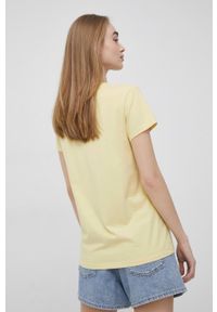 Levi's® - Levi's t-shirt bawełniany kolor żółty. Okazja: na spotkanie biznesowe. Kolor: żółty. Materiał: bawełna. Wzór: nadruk. Styl: biznesowy