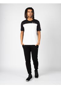 Champion T-Shirt | 217855 | Mężczyzna | Czarny, Biały. Kolor: czarny, biały, wielokolorowy. Materiał: bawełna. Długość rękawa: krótki rękaw. Wzór: nadruk