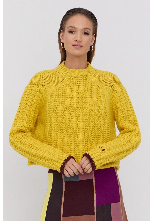 Victoria Victoria Beckham Sweter wełniany damski kolor żółty ciepły. Kolor: żółty. Materiał: wełna. Długość rękawa: długi rękaw. Długość: długie. Wzór: ze splotem