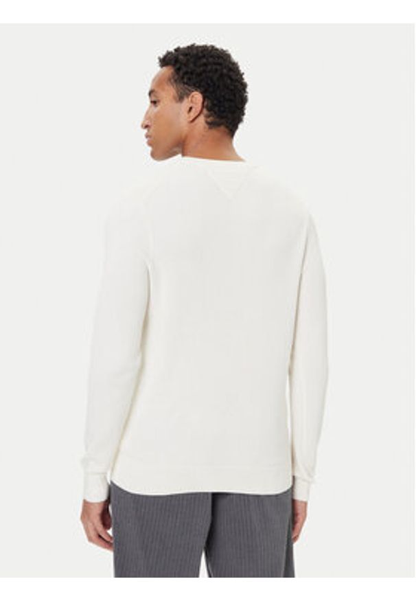 TOMMY HILFIGER - Tommy Hilfiger Sweter Essential MW0MW36347 Écru Regular Fit. Kolor: kremowy. Materiał: bawełna