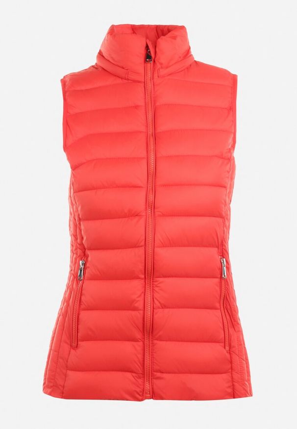 Born2be - Czerwona Kamizelka Pikowana Juana. Kolor: czerwony. Wzór: aplikacja. Styl: elegancki