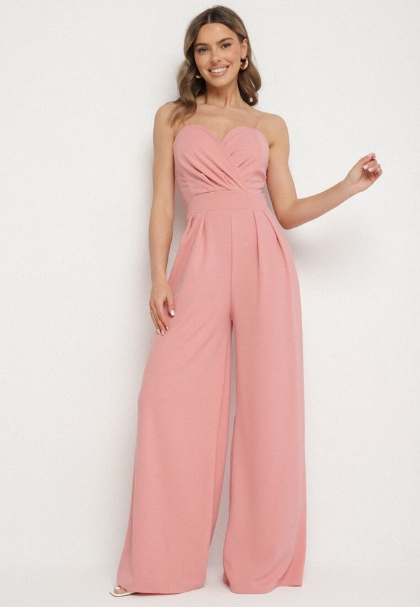 Born2be - Różowy Kombinezon z Trójkątnym Dekoltem na Cienkich Ramiączkach Iliantia. Kolor: różowy. Materiał: tkanina. Długość rękawa: na ramiączkach. Sezon: lato
