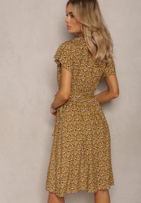 Renee - Żółta Letnia Sukienka Kopertowa Wiązana w Pasie z Wiskozy Meridase. Kolor: żółty. Materiał: wiskoza. Sezon: lato. Typ sukienki: kopertowe #3