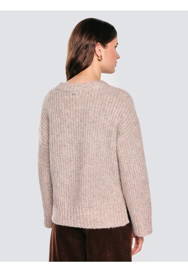 Big-Star - Sweter damski ze stójką beżowy Amaya 805. Typ kołnierza: kołnierzyk stójkowy. Kolor: beżowy. Materiał: materiał, dzianina, jeans. Styl: elegancki