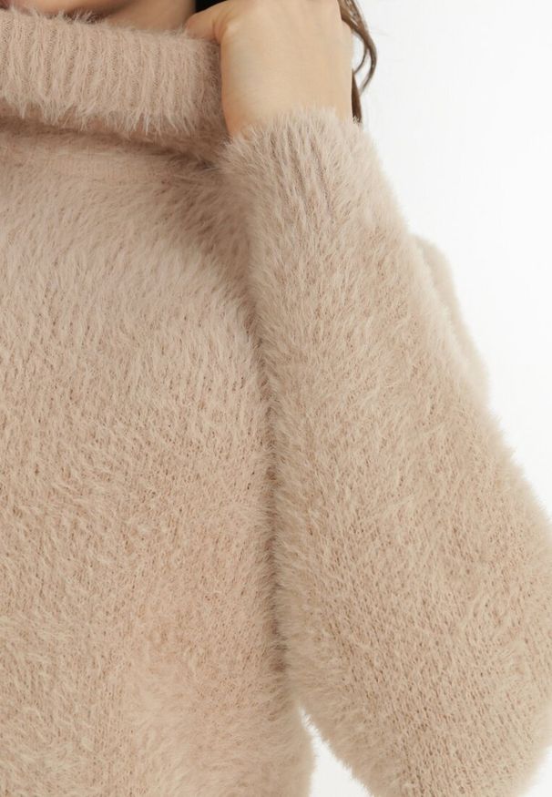 Born2be - Beżowy Wełniany Golf Mihn. Typ kołnierza: golf. Kolor: beżowy. Materiał: wełna. Długość rękawa: długi rękaw. Długość: długie. Sezon: zima, jesień