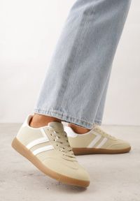 Renee - Żółte Sneakersy Typu Klasyczne Tenisówki Kilice. Okazja: na co dzień, na randkę. Kolor: żółty. Materiał: satyna, koronka #7