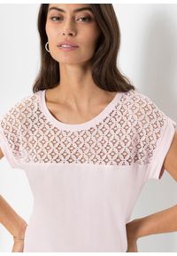 bonprix - T-shirt z miękkiej mieszanki wiskozy. Kolor: różowy. Materiał: wiskoza, koronka. Wzór: koronka #2