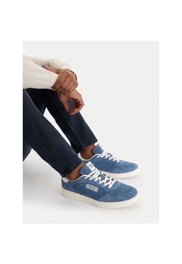 Sneakersy Guess Jeans. Kolor: niebieski
