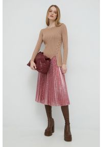 Guess sweter damski kolor brązowy lekki. Kolor: brązowy. Długość rękawa: długi rękaw. Długość: długie #4
