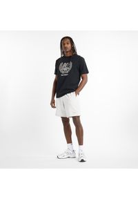 Koszulka męska New Balance MT51974BK – czarna. Kolor: czarny. Materiał: bawełna, dresówka. Wzór: aplikacja #3