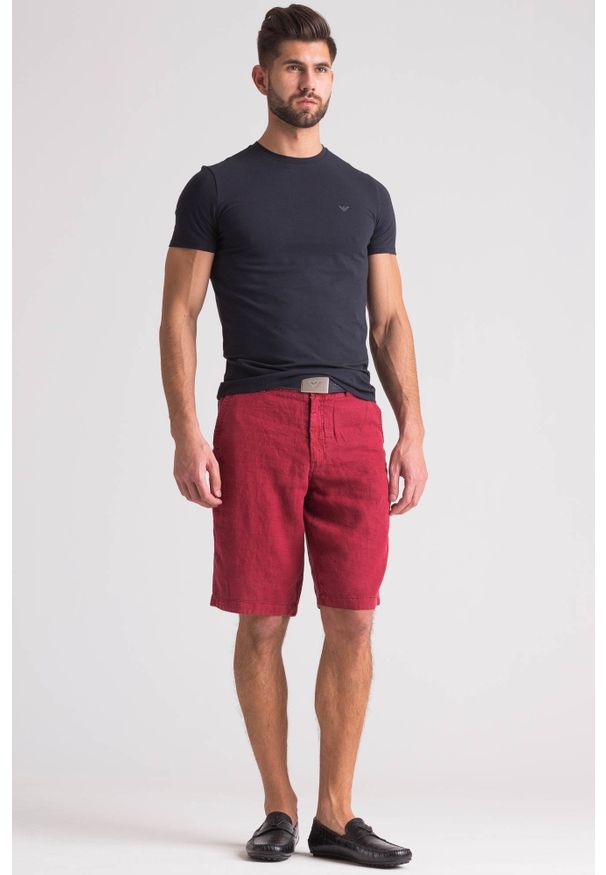 Niebieski t-shirt Emporio Armani w kolorowe wzory