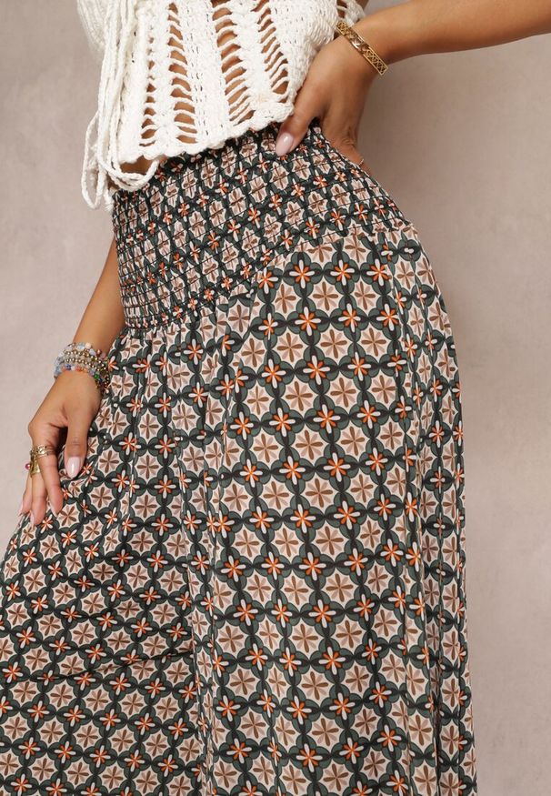 Renee - Ciemnozielone Szerokie Spodnie Kuloty z Gumką w Pasie Zaphelia. Okazja: na co dzień, do pracy. Stan: podwyższony. Kolor: zielony. Materiał: materiał. Styl: elegancki, casual