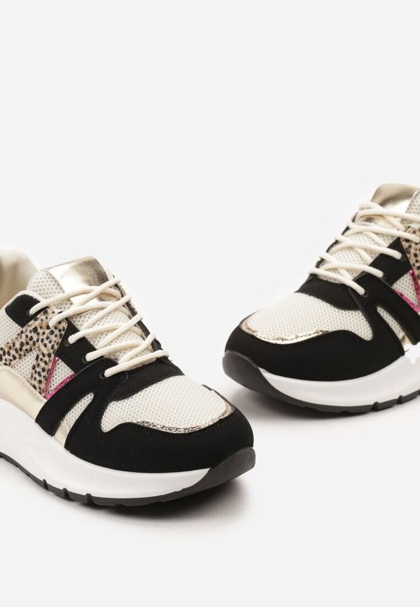 Born2be - Czarno-Beżowe Sneakersy z Metalicznymi i Siateczkowymi Wstawkami Dalathe. Nosek buta: okrągły. Zapięcie: sznurówki. Kolor: czarny. Obcas: na obcasie. Wysokość obcasa: niski