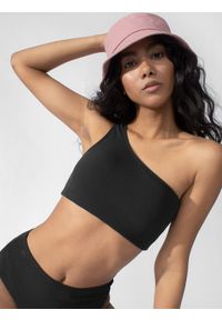 4f - Góra od bikini z materiałów z recyklingu damska. Kolor: czarny. Materiał: materiał #1
