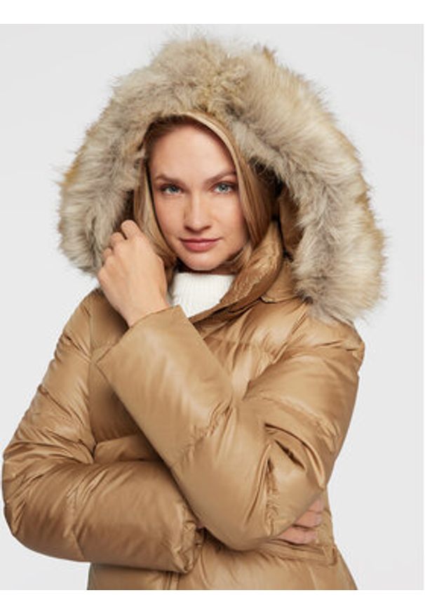 Calvin Klein Kurtka puchowa Essentail K20K204952 Beżowy Regular Fit. Kolor: beżowy. Materiał: puch, syntetyk