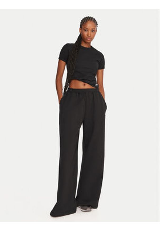 Reebok T-Shirt RK25309CCW Czarny Slim Fit. Kolor: czarny. Materiał: bawełna