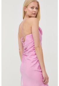 For Love & Lemons sukienka kolor fioletowy mini dopasowana. Kolor: fioletowy. Materiał: tkanina. Długość rękawa: na ramiączkach. Typ sukienki: dopasowane. Długość: mini #2