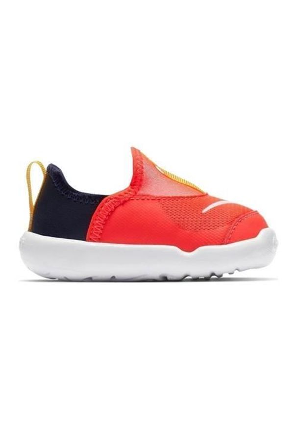 Buty do chodzenia niemowlęce Nike Lil Swoosh TD. Zapięcie: bez zapięcia. Kolor: czerwony. Materiał: syntetyk, materiał. Szerokość cholewki: normalna. Sport: turystyka piesza