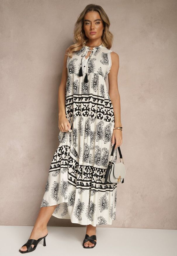 Renee - Czarna Rozkloszowana Sukienka z Wiskozy Wiązana pod Szyją w Print Paisley Nreadia. Kolor: czarny. Materiał: wiskoza. Wzór: nadruk, paisley. Typ sukienki: rozkloszowane