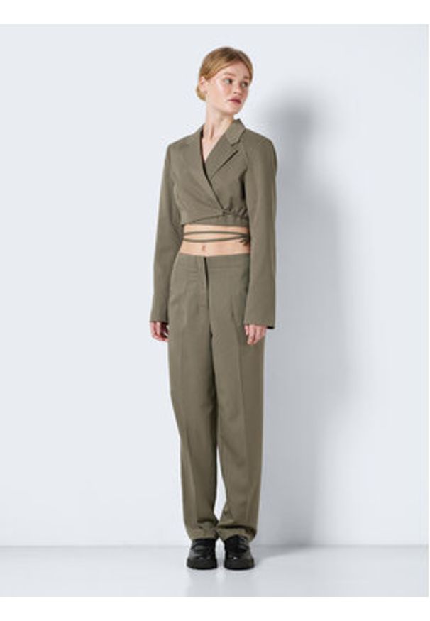 Noisy may - Noisy May Spodnie materiałowe Thea 27024904 Zielony Relaxed Fit. Kolor: zielony. Materiał: syntetyk