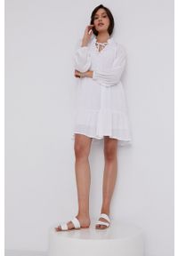 Answear Lab Sukienka kolor biały mini rozkloszowana. Kolor: biały. Długość rękawa: długi rękaw. Typ sukienki: rozkloszowane. Styl: wakacyjny. Długość: mini #6