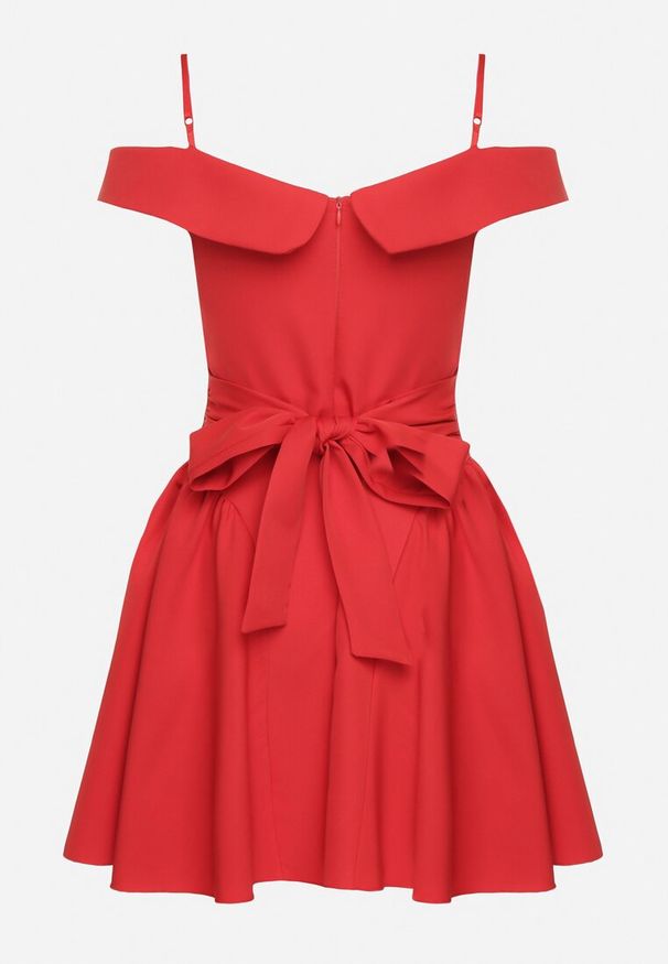 Born2be - Czerwona Rozkloszowana Sukienka na Ramiączkach z Usztywnianymi Miseczkami Mivinae. Okazja: na wesele, na co dzień, na ślub cywilny. Kolor: czerwony. Materiał: jeans, tkanina. Długość rękawa: na ramiączkach. Sezon: lato. Typ sukienki: rozkloszowane. Styl: wizytowy, casual