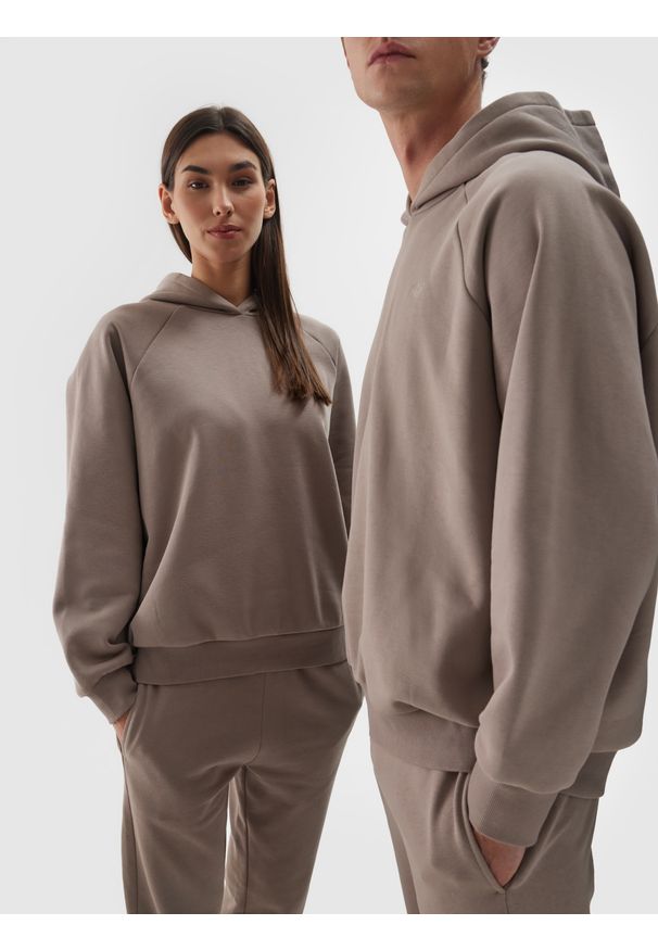 4f - 4F Bluza dresowa nierozpinana z kapturem uniseks - brązowa M. Okazja: na co dzień. Typ kołnierza: kaptur. Kolor: brązowy. Materiał: dresówka. Długość rękawa: raglanowy rękaw. Wzór: ze splotem, gładki. Styl: sportowy, klasyczny, casual