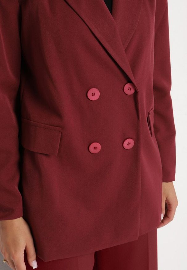 Born2be - Bordowa Marynarka Dwurzędowa z Poduszkami w Ramionach Shalisse. Kolor: czerwony