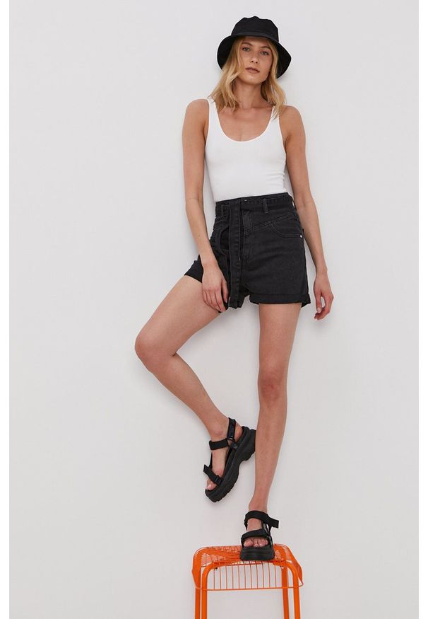 Haily's Szorty jeansowe damskie kolor czarny gładkie high waist. Okazja: na co dzień. Stan: podwyższony. Kolor: czarny. Materiał: jeans. Wzór: gładki. Styl: casual