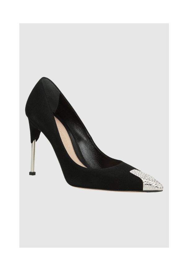 Alexander McQueen - ALEXANDER MCQUEEN Czarne damskie szpilki zamszowe, Rozmiar 37. Nosek buta: okrągły. Kolor: czarny. Materiał: zamsz. Wzór: aplikacja. Obcas: na szpilce. Wysokość obcasa: średni