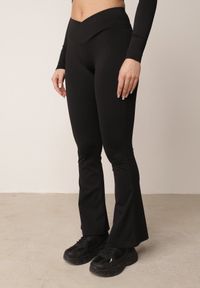 Born2be - Czarne Legginsy o Fasonie Dzwonów z Wysokim Stanem Jaenlenne. Okazja: do pracy, na co dzień, na spotkanie biznesowe. Stan: podwyższony. Kolor: czarny. Styl: elegancki, biznesowy, casual #2