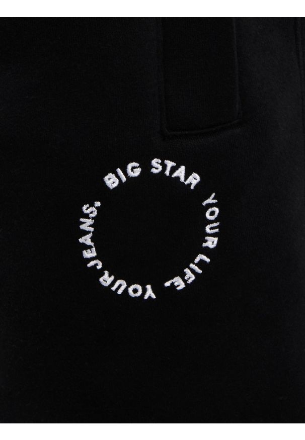 Big-Star - Spodnie męskie dresowe czarne Kersyn 906/ Ajron 906. Kolor: czarny. Materiał: dresówka. Wzór: aplikacja