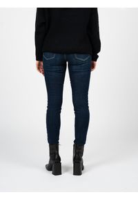Guess Jeansy "Skinny High" | W2RA28D4KF4 | Kobieta | Niebieski. Kolor: niebieski. Wzór: napisy #5