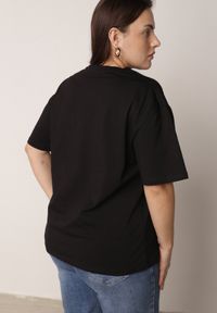 Born2be - Czarny T-shirt Bawełniany z Ozdobnymi Cekinami Greyfeather. Okazja: do pracy, na co dzień, na spotkanie biznesowe. Kolekcja: plus size. Kolor: czarny. Materiał: bawełna. Długość: długie. Wzór: gładki. Styl: elegancki, biznesowy, casual #8