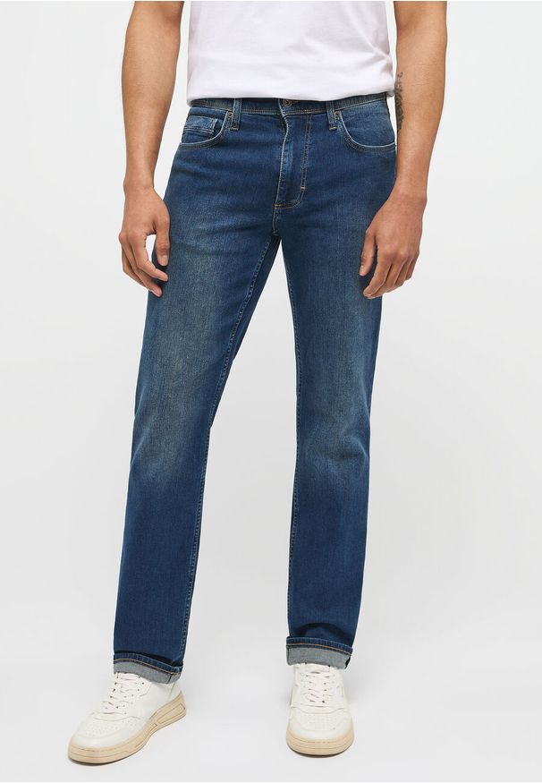 Mustang - MUSTANG WASHINGTON MĘSKIE SPODNIE JEANSOWE DENIM BLUE 1007640 5000 881. Długość: długie. Wzór: nadruk, aplikacja. Styl: klasyczny, sportowy