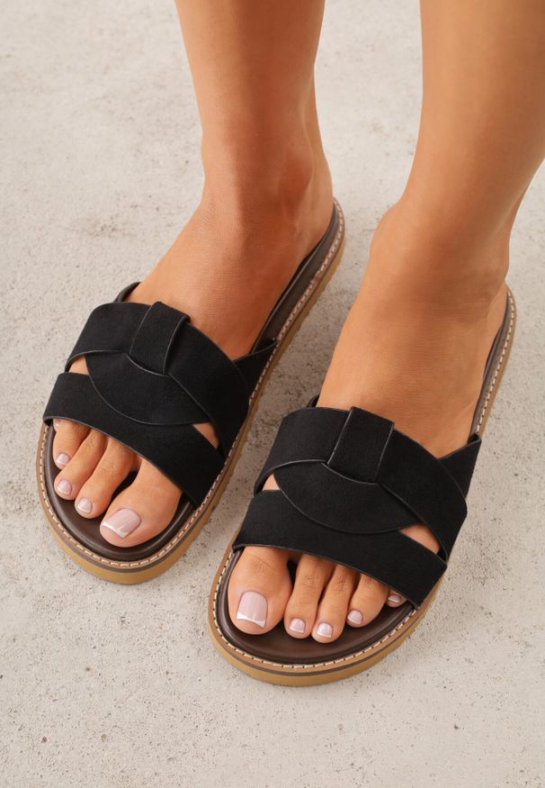 Born2be - Czarne Klapki VICES z Przeplatanymi Paskami Anreene. Okazja: na co dzień. Kolor: czarny. Materiał: len. Wzór: paski. Styl: casual, klasyczny, elegancki