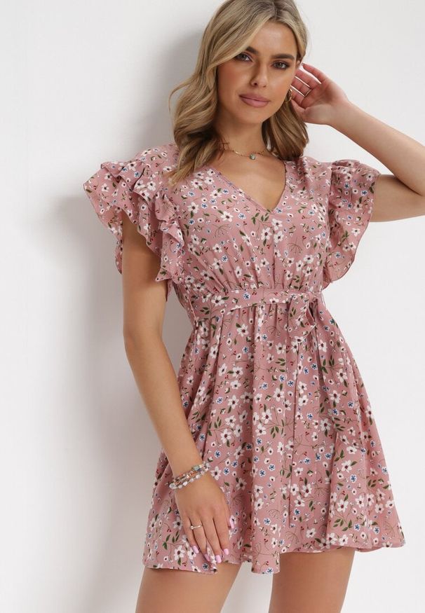 Born2be - Różowa Sukienka Dioete. Kolor: różowy. Materiał: materiał. Wzór: kwiaty