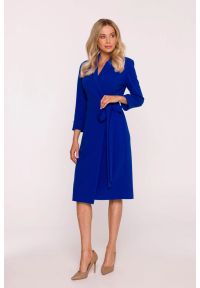 Stylove - Elegancka sukienka ołówkowa kopertowa z wiązaniem chabrowa. Okazja: na spotkanie biznesowe, do pracy. Typ kołnierza: typu klepsydra, dekolt w kształcie V, dekolt kopertowy. Kolor: czerwony, brązowy, niebieski. Materiał: wiskoza, poliester, tkanina, elastan. Wzór: gładki. Typ sukienki: ołówkowe, kopertowe. Styl: elegancki. Długość: midi #3