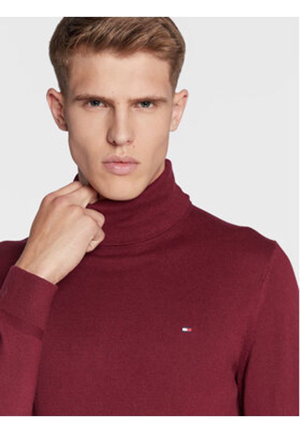 TOMMY HILFIGER - Tommy Hilfiger Golf Pima MW0MW28048 Bordowy Regular Fit. Typ kołnierza: golf. Kolor: czerwony. Materiał: bawełna