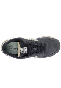 Buty damskie New Balance WL574XE2 – czarne. Kolor: czarny. Materiał: skóra, bawełna, dresówka, materiał, syntetyk, guma. Szerokość cholewki: normalna. Wzór: nadruk, motyw zwierzęcy. Model: New Balance 574 #5