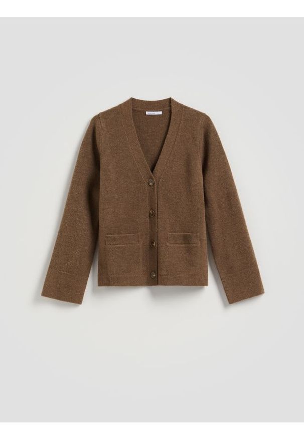 Reserved - Kardigan z kieszeniami - brązowy. Kolor: brązowy. Materiał: dzianina, wełna