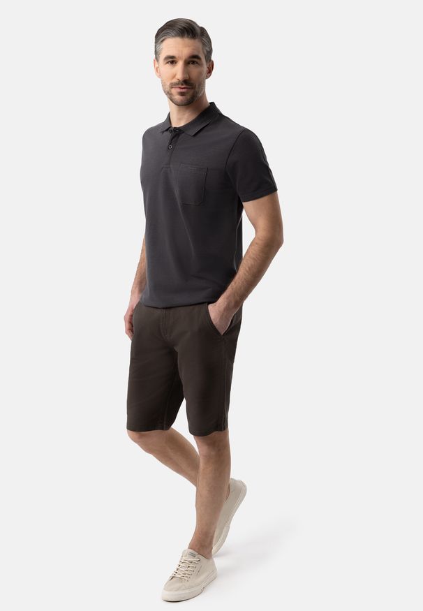 Volcano - Lniane szorty, Regular Fit, P-GOUDS. Kolor: brązowy. Materiał: len. Długość: krótkie. Styl: klasyczny