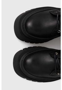 Steve Madden kozaki skórzane Carina damskie kolor czarny na platformie SM11002682. Nosek buta: okrągły. Zapięcie: sznurówki. Kolor: czarny. Materiał: skóra. Szerokość cholewki: normalna. Obcas: na platformie #3