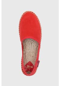 Love Moschino Espadryle zamszowe kolor czerwony na platformie. Nosek buta: okrągły. Kolor: czerwony. Materiał: zamsz. Wzór: gładki. Obcas: na platformie #5