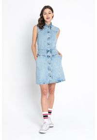 Lee - LEE MOM DRESS DAMSKA SUKIENKA JEANSOWA GET LIGHT L50CGGSM 112111294. Materiał: jeans