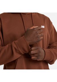 Bluza męska New Balance MT41508ROK – brązowa. Kolor: brązowy. Materiał: poliester, dresówka, bawełna, tkanina. Wzór: aplikacja #2
